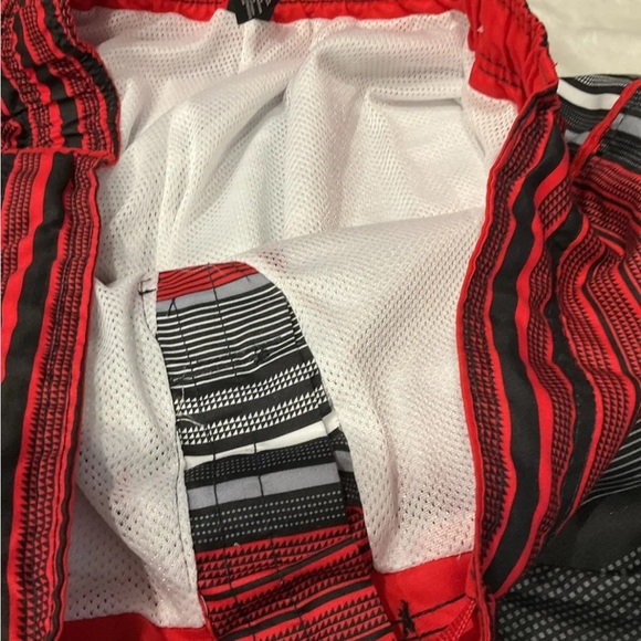 OP Mens Swim Trunks/Shorts Red/Black/Gray/White Size XL/XG 40-42 - Picture 9 of 12